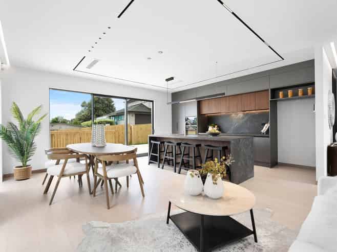 880A  East Coast Road, Browns Bay