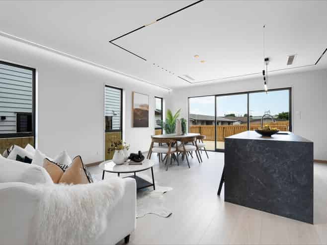 880A  East Coast Road, Browns Bay
