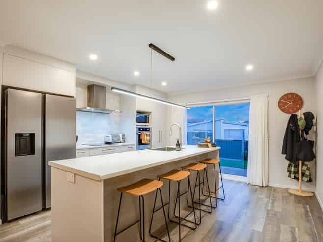 53 Karearea Avenue, Porirua