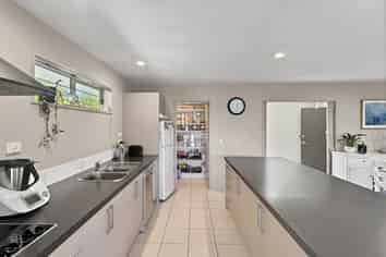 24 John Campbell Crescent, Hillmorton