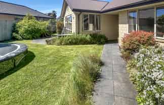 24 John Campbell Crescent, Hillmorton