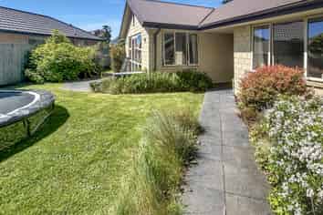 24 John Campbell Crescent, Hillmorton