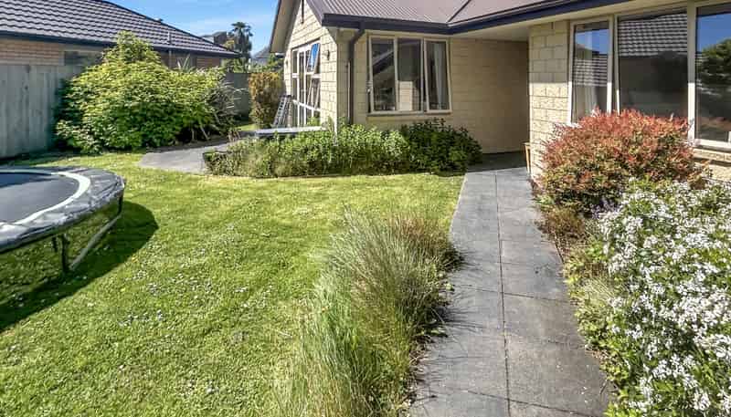 24 John Campbell Crescent, Hillmorton