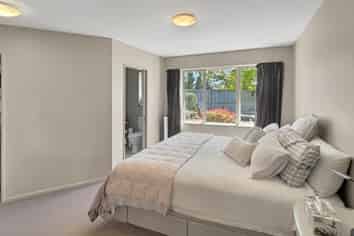 24 John Campbell Crescent, Hillmorton