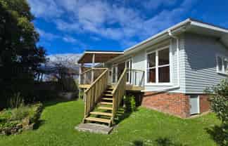 10a Brydon Place, New Windsor