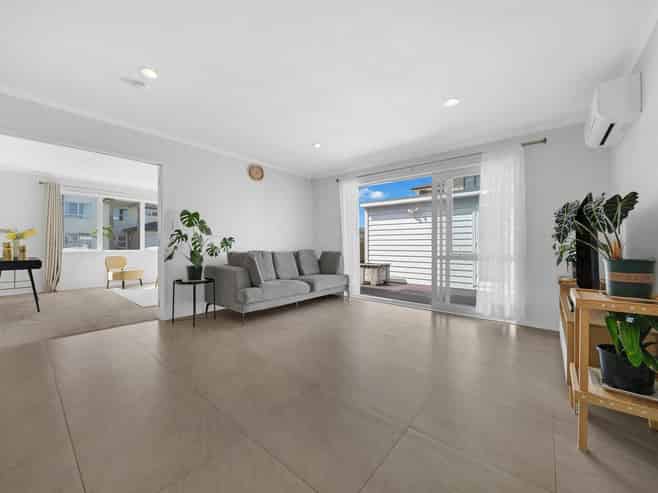 4 Iwinuku Crescent, Wattle Downs