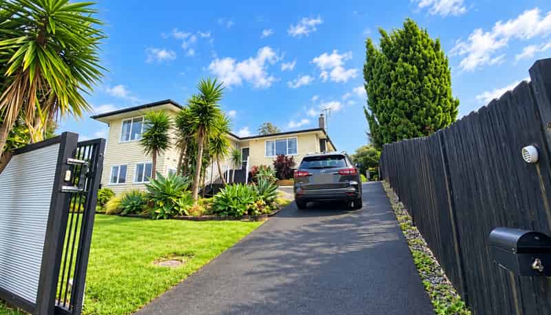 4 Trojan Cres, New Lynn