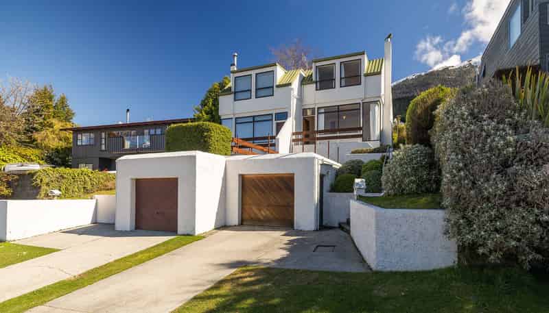 8B Wynyard Crescent, Fernhill