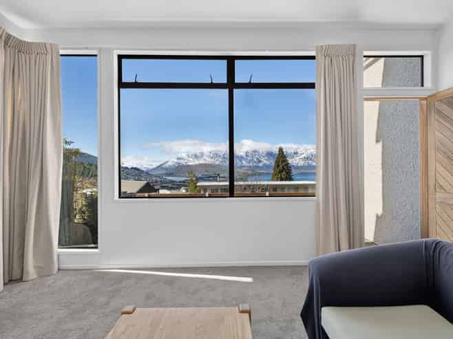 8B Wynyard Crescent, Fernhill