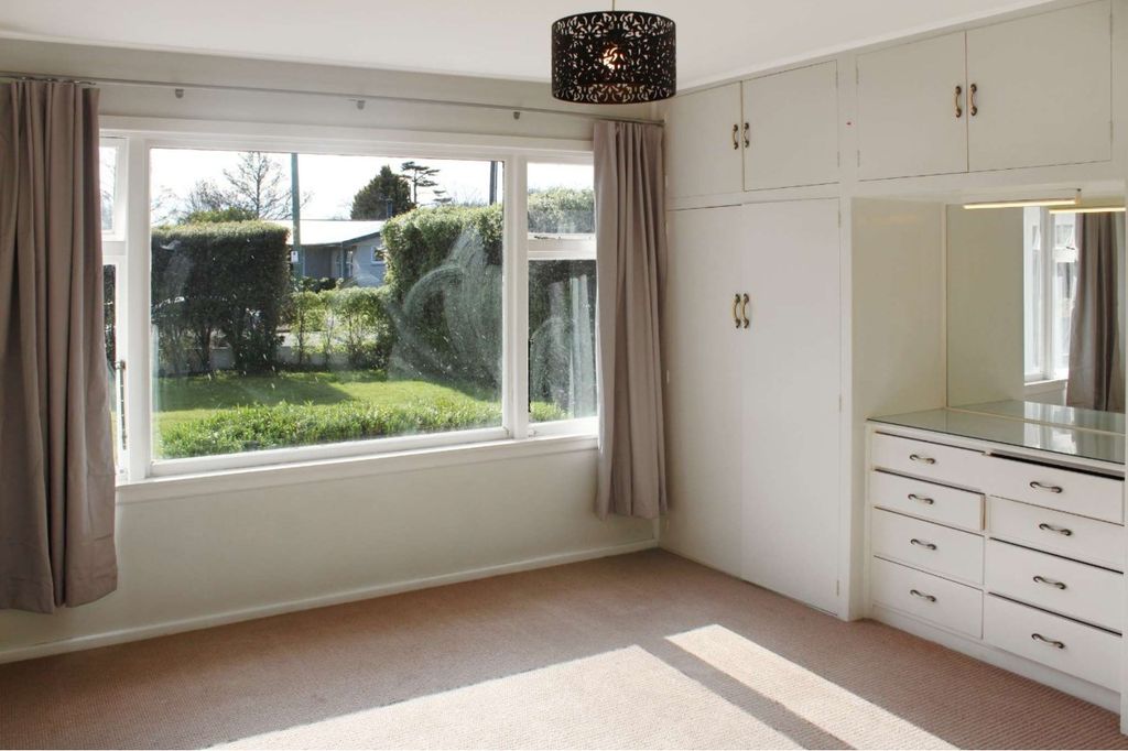 Three-Bedroom Home in Sought-After Ilam 5