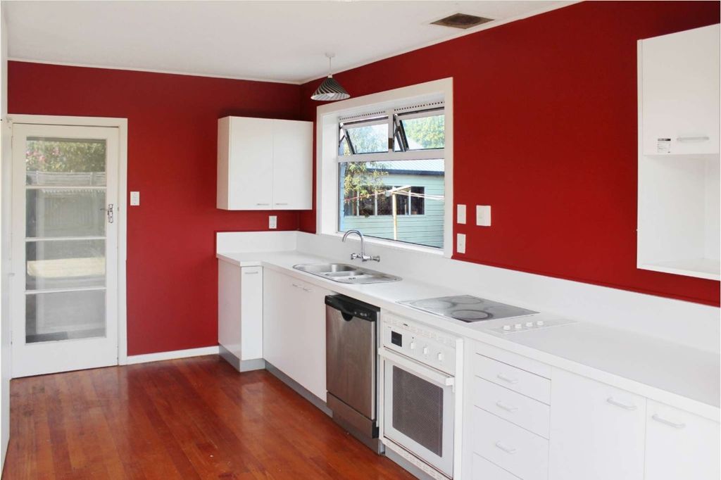 Three-Bedroom Home in Sought-After Ilam 2