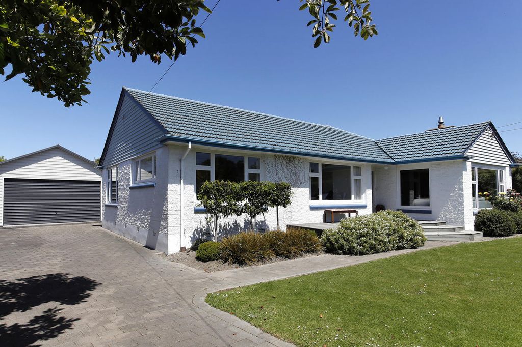 Three-Bedroom Home in Sought-After Ilam 1