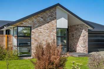 10 Rose Manor Drive, Springlands