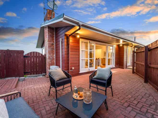 6 Kennedy Avenue, Forrest Hill