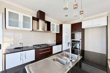 7 Dromoland Drive, Flat Bush