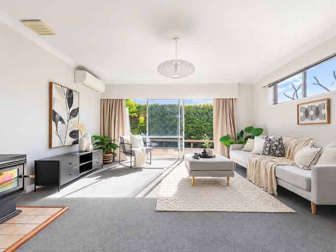 26 Cedar Grove, Matua