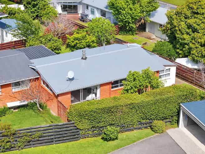 26 Cedar Grove, Matua