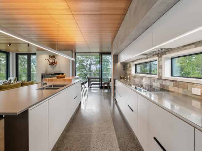 194 Te Rongo, Parua Bay