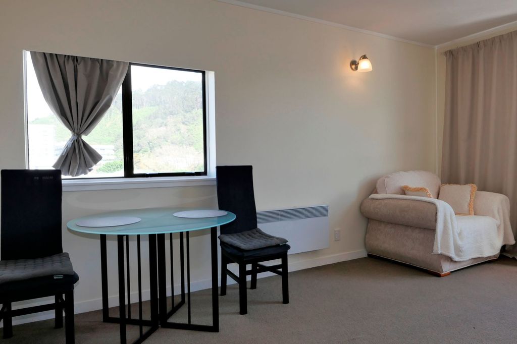 City Views, Comfort & Convenience! 2