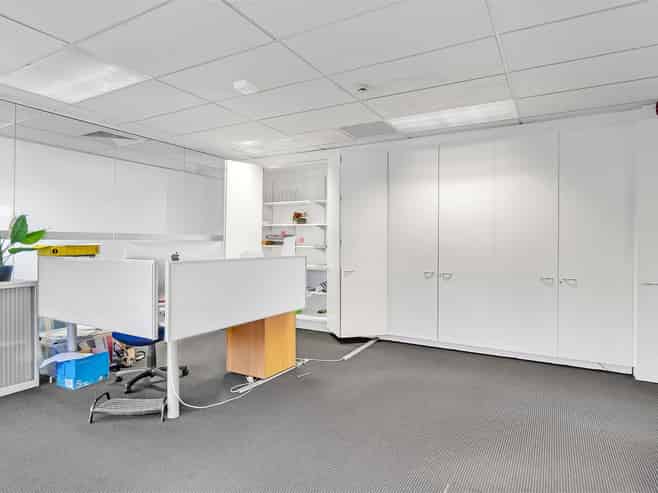 Bright First Floor Office | 152sqm | 4 Parks
