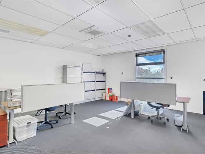 Bright First Floor Office | 152sqm | 4 Parks