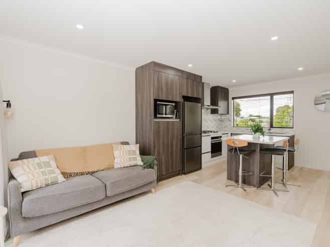 2/11 Gazeley Avenue, Silverdale