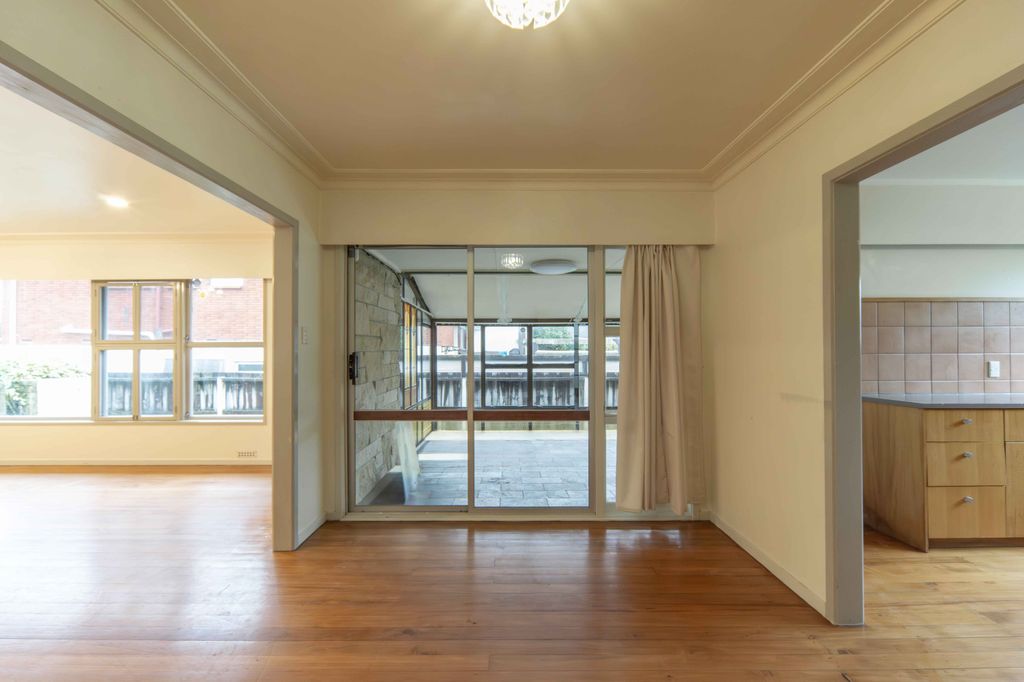 Beautiful Family Home in Sought-After Queenwood 5