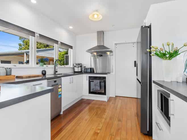 15 Denby Crescent, Tikipunga