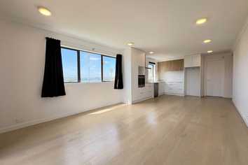 105/1 Derna Road, Panmure