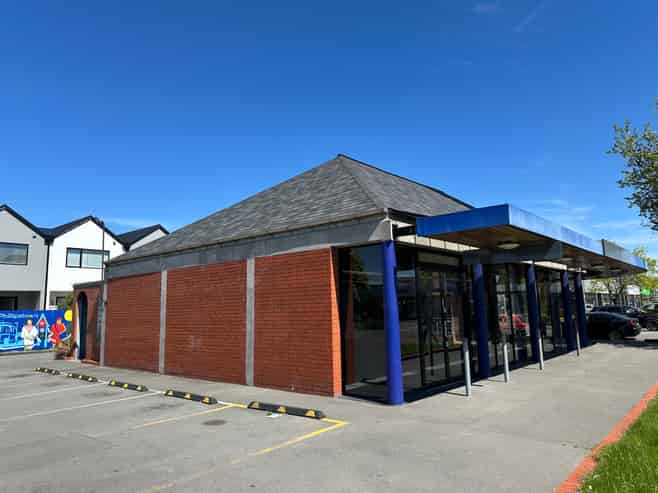 Position, Parking & Presence on Ferry Road