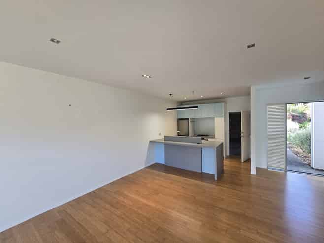 38 Saddleback Grove, Karori