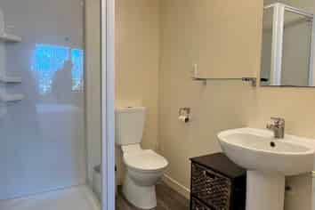 Room A/ 5B Queen Street, North Dunedin