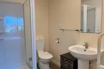 Room A/ 5B Queen Street, North Dunedin