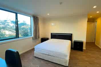 Room A/ 5B Queen Street, North Dunedin