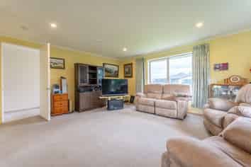 24 Cameron Street, Waimate