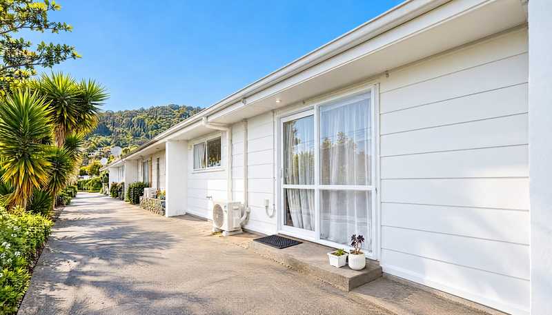 2/133 Tipahi Street, Nelson South