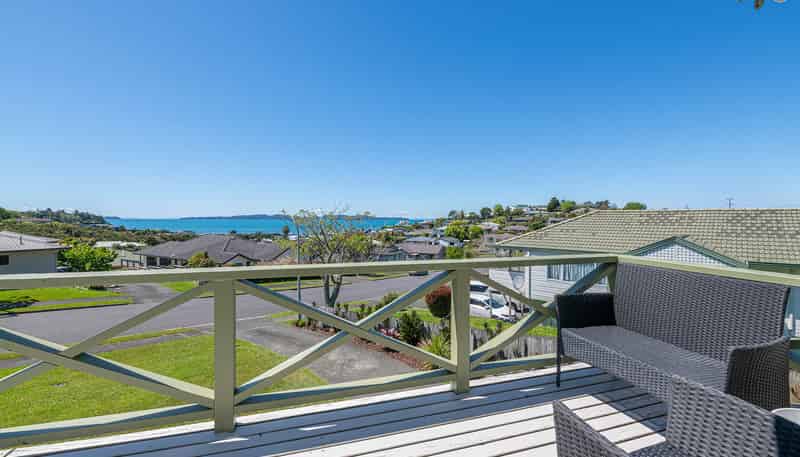 11 Brampton Road, Snells Beach