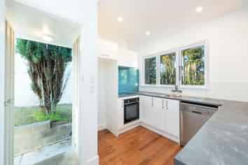 59 Hanlon Crescent, Devonport