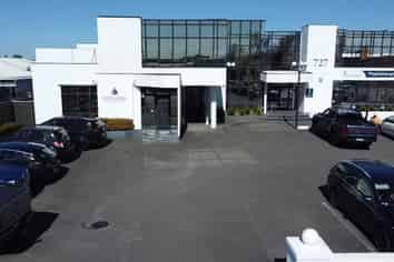 Corner Profile Office