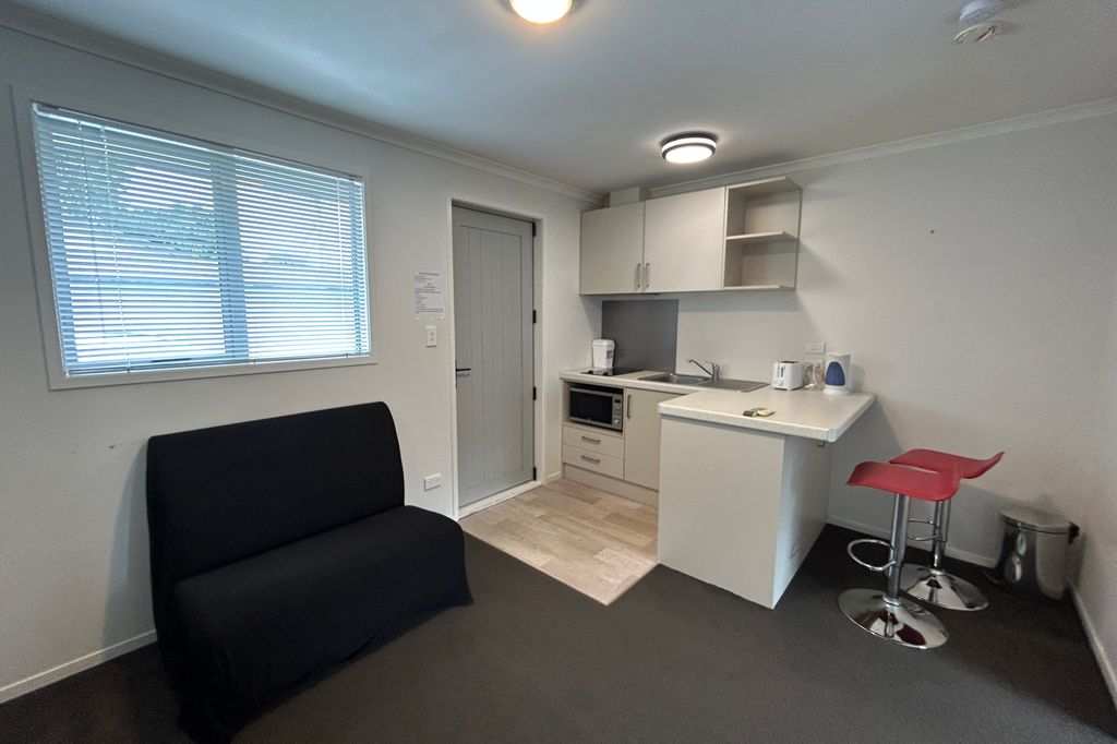 1/12 Crescent Court 2