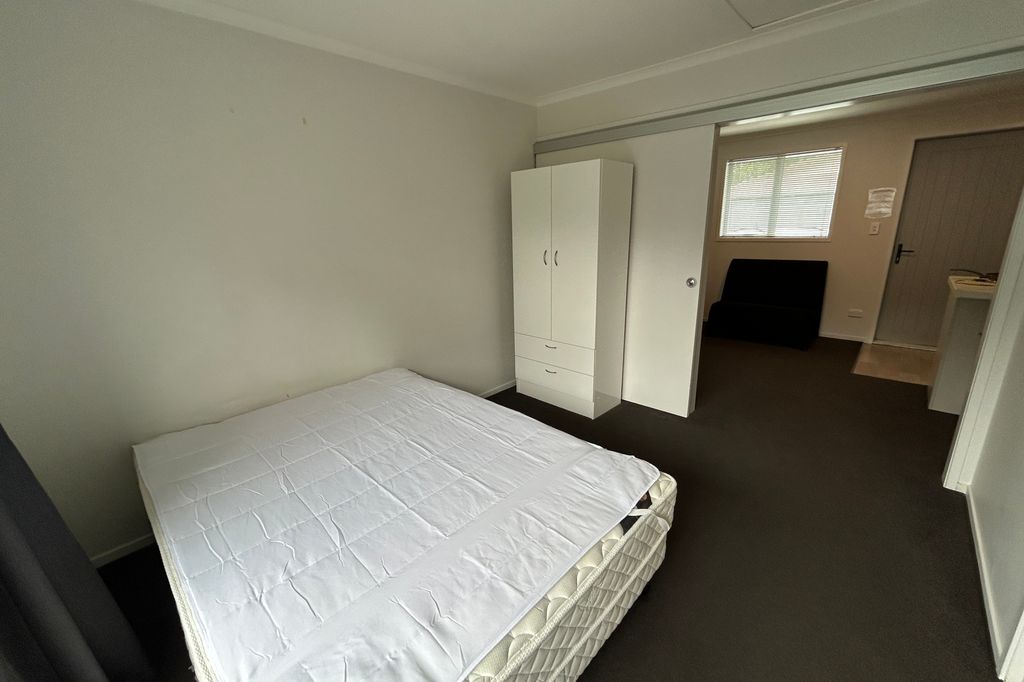 1/12 Crescent Court 5