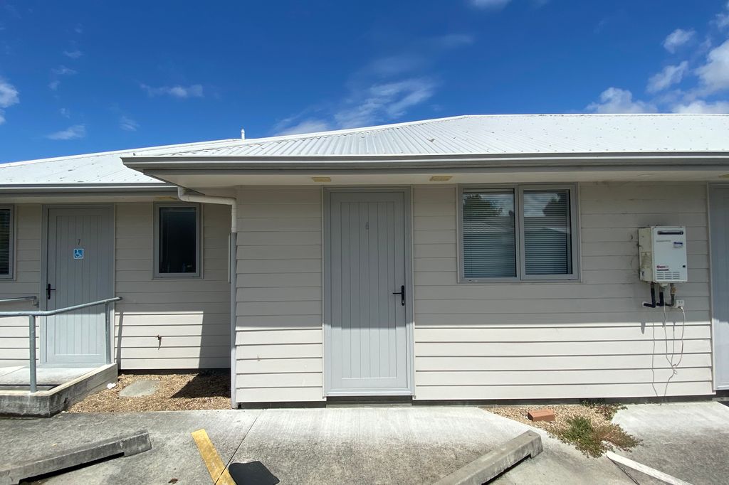 1/12 Crescent Court 1