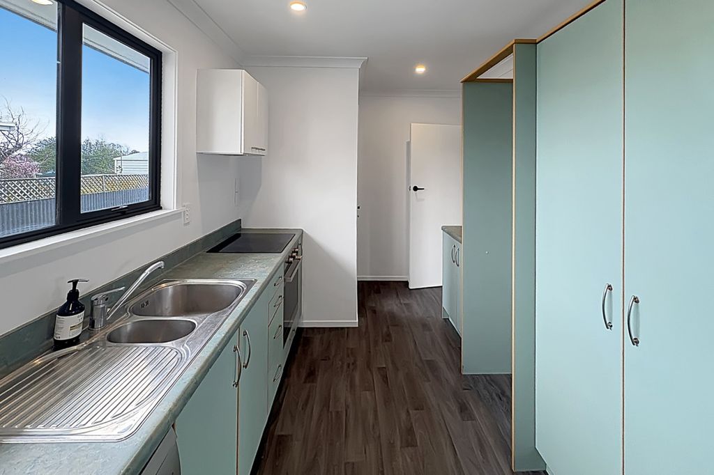 SPRINGVALE - 3 BEDROOMS 3