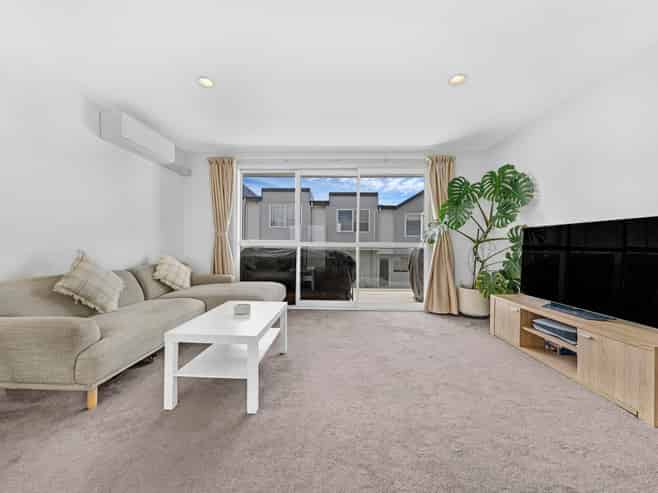 9/70A Barrack Road, Mount Wellington