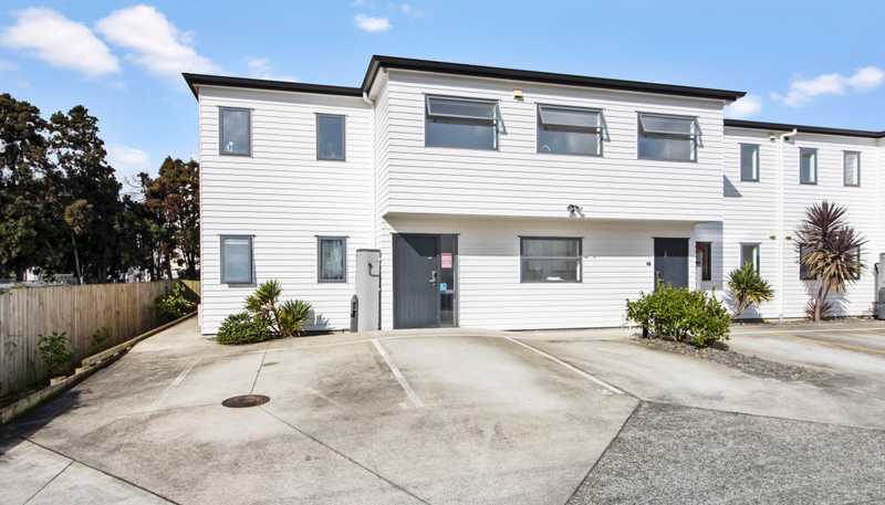 6/64A Rosella Road, Mangere East