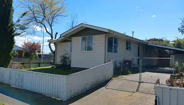 12 Benbow Place, Awapuni