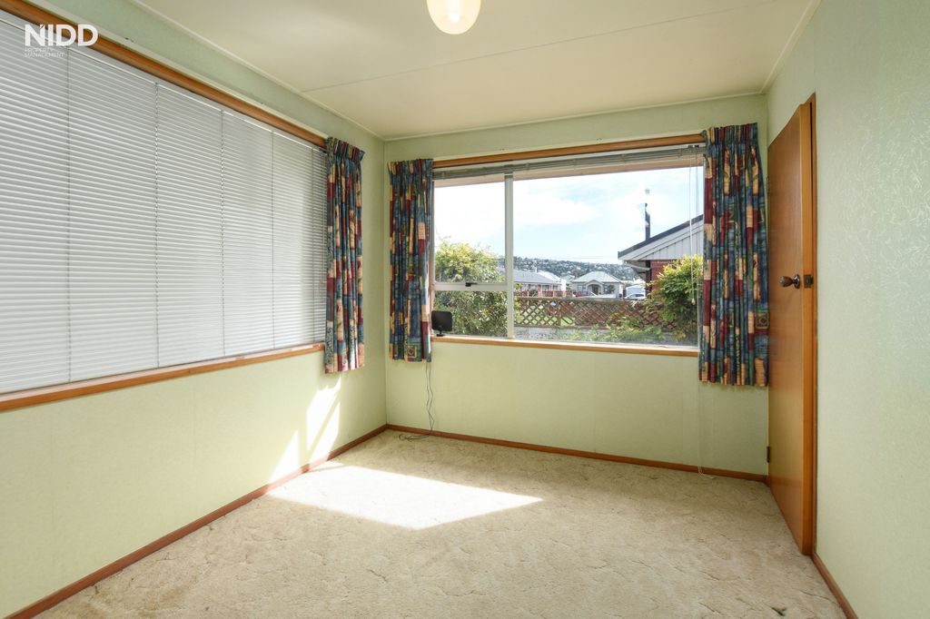 Tidy Two Bedroom Unit 5