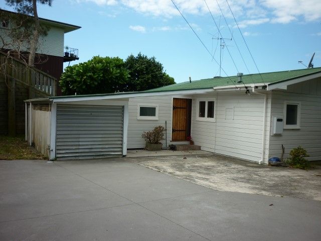 Character Cottage with Wonderful Harbour Views 1