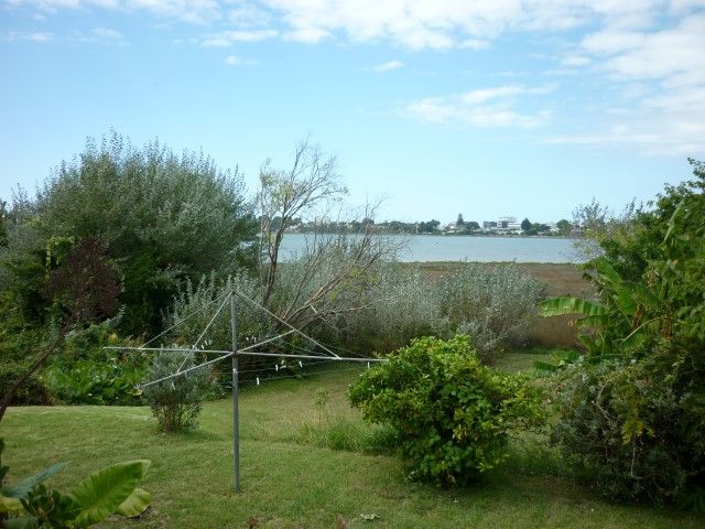 Character Cottage with Wonderful Harbour Views 3