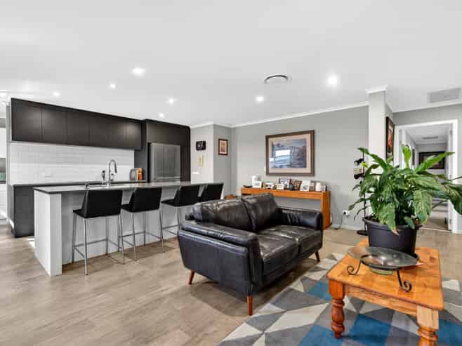 7 Mill Grove, Carterton